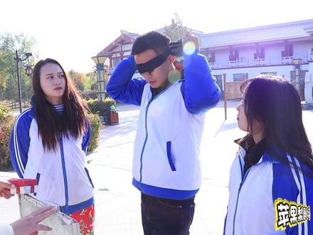 打饭要蒙眼画加特林,画出来领巨型吸管,画不出来领挖耳勺#搞笑 #大圣