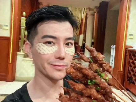 相信我坚持运动 ! 才能吃更多哦! #好身材吃出来 #运动自律 #生蚝🦪 #肌肉男养成中 #厦门美食