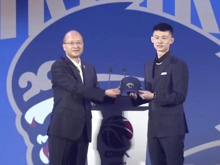 CBA排名最后一名的南京同曦俱乐部是否可以靠几名大学生球员救赎呢,#南京同曦俱乐部 #王岚嵚 #西热力江 #赵柏清 #清华男篮 #北大男篮 #万胜伟 #CBA