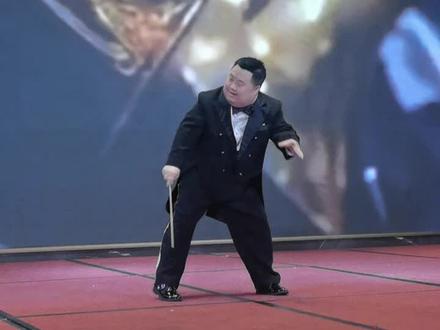唐氏综合征先天愚型天才指挥家舟舟的精彩演出!