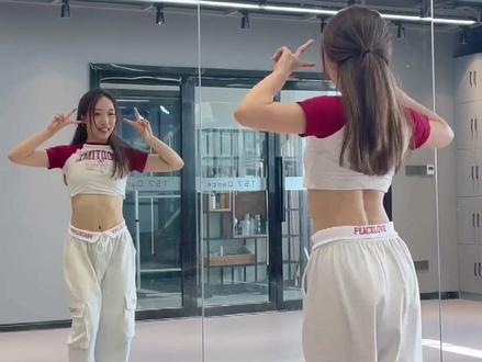 #queencard #gidle #queencard舞蹈分解 #day舞蹈分解 还是听妈妈的话吧 晚点再恋爱吧#cbxlab街舞女孩