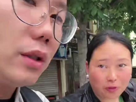@图哥闯世界(小号) 直播回放精彩片段#幸福时刻 请吃牛肉干#纪录真实生活 、祝你一路长虹