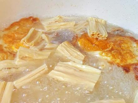 家里来客人了,可以安排这道汤,营养好喝味道鲜#潮汕美食 #家常菜 #腐竹汤 #美食分享官