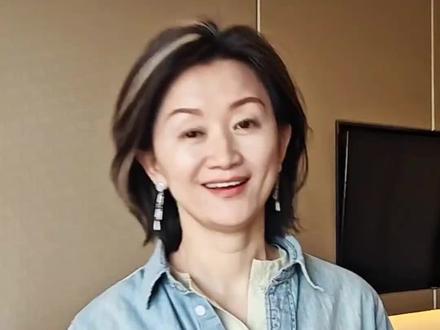 松弛感拉满,假期就随意点,短发也能盘起来玩玩#短发 #短发宝宝编发 #短发盘发 #编发教程 #编发