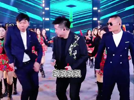 小松分巩和后秋助力大舞台开场,一首《飒》直接嗨翻全场#人气爆棚 #木森 #灵魂舞者 #直播回放分享 #真人真唱