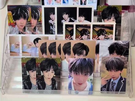 杨博文卡包终于到了!!! 超长碎碎念的一集#杨博文 #TF家族四代 #时代峰峻 #开箱 #拆卡