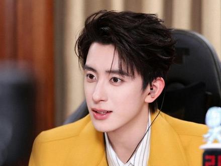 敖子:我30分钟能打30把😂还得是你👍
#敖瑞鹏 #敖瑞鹏直播 #敖瑞鹏打游戏 #敖瑞鹏和平精英