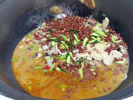 还原农村大席折菜,儿时的味道,满满的回忆!#吃桌去大锅烩菜 #新郑网 #新郑第一锅 #餐饮创业 #同城美食 #老味道