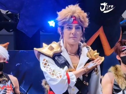 汪东城cos孙策跳拨开天空的乌云,让人梦回终极三国#二次元cosplay #汪东城 #汪东城跳拨开天空的乌云 #拨开天空的乌云 #汪东城cos孙策