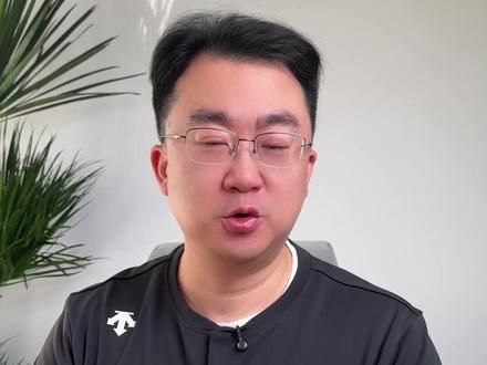 AI圈最近都在“养龙虾”?一条视频讲明白 它更像一个能接模型、接工具、接技能包的数字员工。
能写代码、查网页、跑流程、盯消息,但也不是装上就万能。本地部署怎么搞?腾讯云怎么上?到底哪几块要花钱?普通人到底该不该碰?一条给你讲透。#openclaw #AI智能体 #数字员工 #AI #龙虾