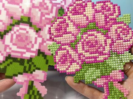 谁懂我真的太爱沉浸式了!!钻石画真的超适合花束亮闪闪的,美丽又治愈~还可以定制图案更简单易上手#沉浸式 #拼豆还能这么玩 #我在抖音玩拼豆
色号图纸:且求今生不求来世 🍠
像素图:卷吖卷🍠