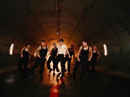 田柾国STANDING NEXT TO YOU舞蹈版MV
#standingnexttoyou #田柾国 #jungkook #fyp #foryoupage