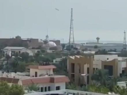 伊朗打击美国在中东的军事基地,海湾多国传出爆炸声。