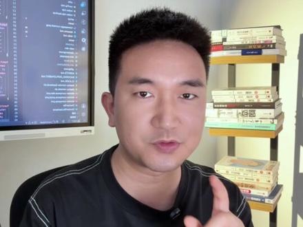 Karpathy不是单纯的“跳槽”而是“下注” AI圈昨晚炸了🔥 Andrej Karpathy——OpenAI创始成员、特斯拉自动驾驶之父、"vibe coding"发明者——正式加入Anthropic。
他发推1小时,400万人浏览。但真正值得关注的是他的任务:用Claude来加速Claude自身的预训练研究。翻译过来就是——让AI训练下一代AI。
这个过程叫递归自我改进。一旦形成正循环,速度会越来越快。
Karpathy两次离开大实验室追求自由创作,这次选择回来——因为他判断:未来几年不在场内,就会脱节。
顶级研究者已经看到了什么,而我们还没来得及看见。
#AI #人工智能 #karpathy #openai #anthropic