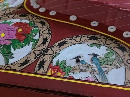 我已经尽力了,一个是木头,一个是纸板;一个是琴弦,一个是鱼线,差别果然很大#纸板古筝 #手工diy #原创 #环创