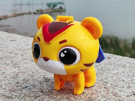 猪猪侠超星萌宠玩具,铁拳虎阿五变形战斗机 #内容启发搜索