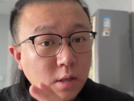 狗狗为什么喜欢用屁股对着人? #新手养狗#养狗经验分享#科学养狗#狗是人类最忠诚的朋友