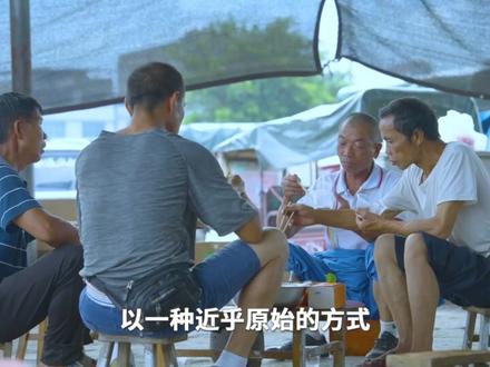 解锁国庆新吃法!来自贵州的“黑暗料理”,牛瘪火锅,你敢来尝鲜吗?#舌尖上的中国 #国庆节吃喝玩乐 #用一顿火锅开启国庆假期 #贵州美食 #牛瘪火锅