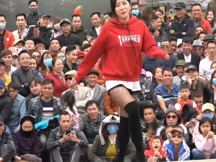 越南男女摔跤 流哈喇子的兄弟请在自觉站出来 #摔跤