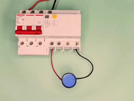 #空气开关 #空开 #漏电保护器 3P+N的漏电保护器能接单相220V的电吗?火线接哪个孔漏电才会跳闸