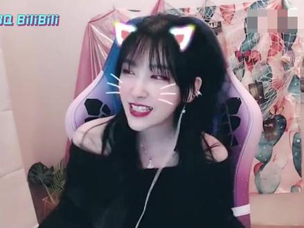 #电竞 #主播 #电竞椅Rita 坐水晶电竞椅直播,老凡尔赛了 !