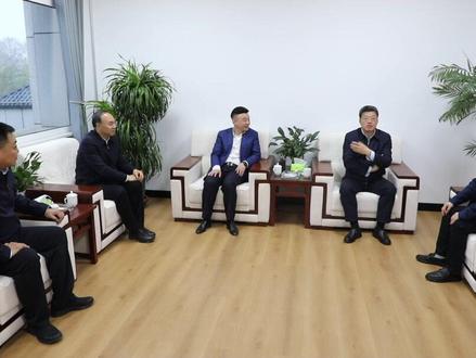 鸿雁归来叙乡情 同心共力谋发展