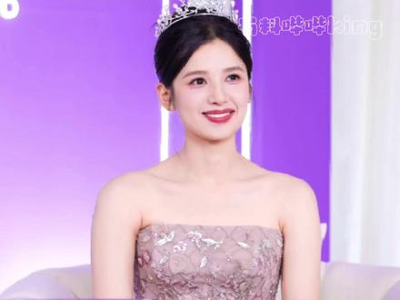 怎么⼩爱同学你还是个颜狗?#张婧仪分享自拍秘诀