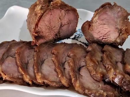 这才是秘制酱牛肉的正宗做法,一腌一泡酱香浓郁,口感了得。 #酱牛肉