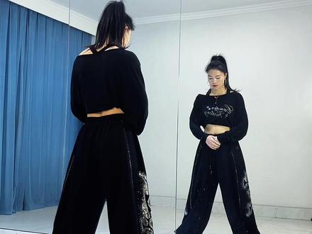 《马踏樱花》 #上热门 《马踏樱花》背面完整版!0.8倍速慢动作口令分解来了!#马踏樱花 #慢动作口令分解 #原创编舞 #最潮广场舞