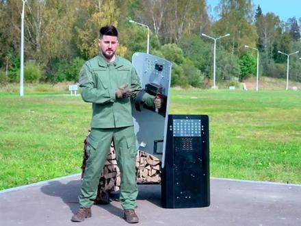 能防能攻的盾牌,俄罗斯防暴神器 #军迷发烧友