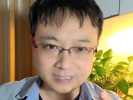 你剥香蕉是从头开始?还是从柄那里开始?