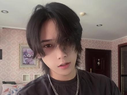 四六分造型 它来啦!#男生发型 #蓬松的头发 #男生发型重要性