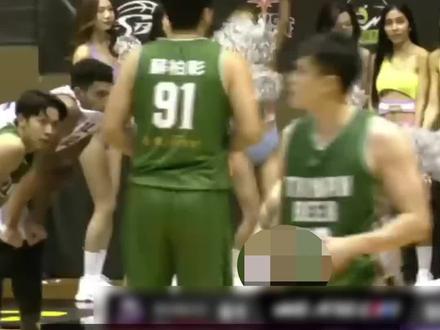 台湾拉拉队一字马干扰罚球引争议,台南检方:没有裸露 不算犯罪