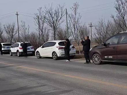 东天山骆驼队33峰骆驼🐫🐫🐫抵达陕西省渭南市华州区北大门(石堤河桥)