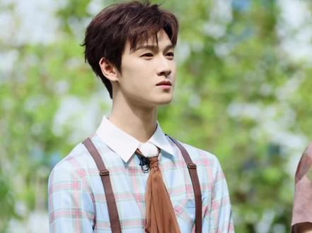 这个跑男家族越来越养眼了!#白鹿 #张真源 #孟子义 #李昀锐 #奔跑吧14季