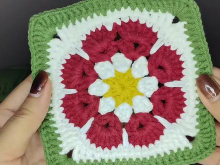 万能祖母格花片教程
学会这一个花样
万物皆可钩!
简单好看,新手友好✨#祖母格 #钩针教程 #手工钩织 #新手钩针 #慢慢钩手作铺