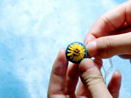 一看就会,2种针法做一枚向日葵书签,祝刚高考完的同学一举夺魁