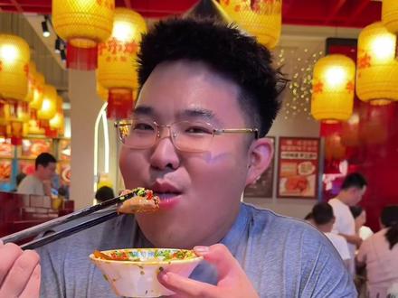 峨眉山费腿 火锅费嘴 #战大肚 #成都火锅