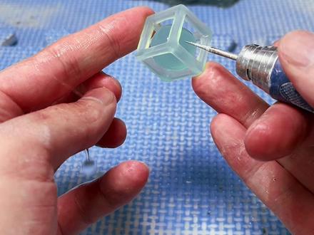 玉雕玲珑球雕刻过程 没有规矩不成方圆#手艺人 #纯手工雕刻 #匠心制作技艺传承 #请给手艺人一个关注双击支持 #来料加工