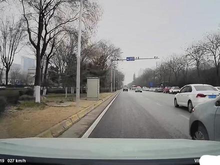 #行车记录仪 #行车安全
大清早非逼人“秦人问母”