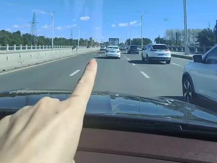 天恒山公园 彩虹滑梯,门票免费在路两旁都可以停车,彩虹滑梯票价成人38两小时,78不限时,亲子48两小时(儿童一米以下)#周边游#天恒山一日游#国庆假期