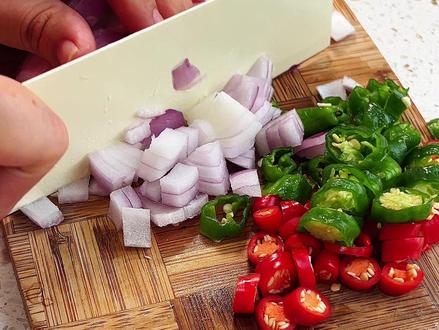 拜见蛋神大人【我做出了超好吃的酱油流心蛋】
#跟着蛋神煮鸡蛋 #鸡蛋的神仙吃法 #蛋神 #爱吃蛋 #跟我追热点