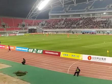 泰山死忠 北看台青年 无论几个人 也都会战斗到底 整场不停的呐喊#泰山#山东泰山队 #中国足球 #山东鲁能泰山 #足球的魅力远远超过你的想象 #U15