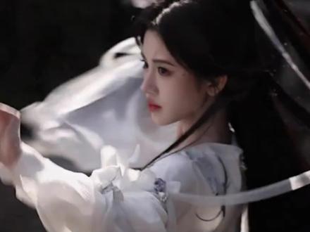 第一个想出鞠婧祎仙鹤塑的人真是个天才!#鞠婧祎 #来战 #清冷感 #阿黛