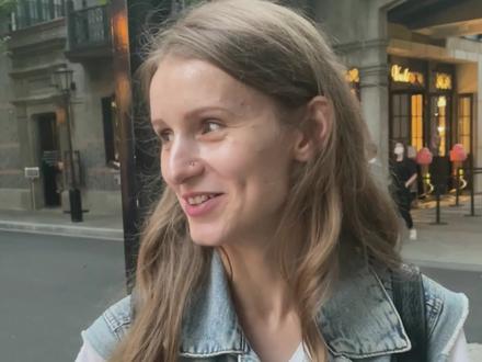 #街头采访 #外国人 #恋爱 #aa制 外国人对AA制竟然这样看? @DOU+小助手