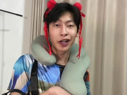 快走闺蜜 再不走赶不上飞船了#520 #搞笑 #演绎情节仅供娱乐 #精神状态梗