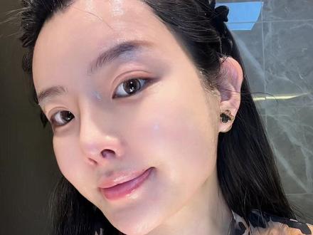暗沉垮脸还干燥,一上底妆就卡粉的赶紧安排上轻松get韩女水光肌#奥嘉娜冷导水光霜 #奥嘉娜#水光霜