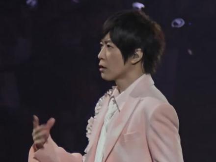 我喜欢什么颜色他穿什么颜色的衣服……#live现场 #演唱会 #现场live #尖叫 #音乐现场 看他转圈圈感觉好可爱😍