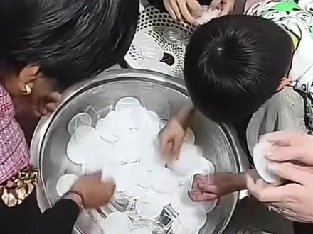 八宝粥竟然塌房啦,看来还是大牌靠谱点!!#八宝粥 #八宝粥塌房 #银鹭八宝粥 #八宝粥盖子 #万万没想到