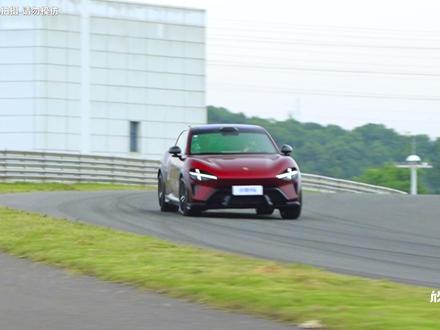 挑战极速300km/h 小米YU7 GT暴力漂移#欣哲频道#小米yu7gt#小米汽车#性能车#漂移